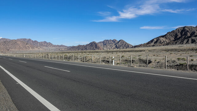 青海高原无人区公公路风景