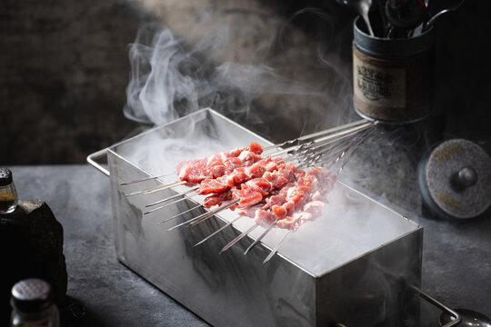 东北小炉子烧烤牛肉串羊肉串