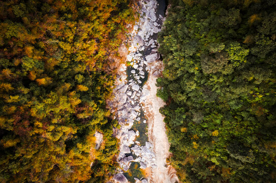 山间小溪