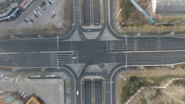 疫情城市封城空城街道