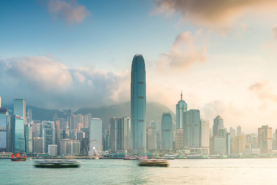 香港岛中环区沿海建筑日落风景