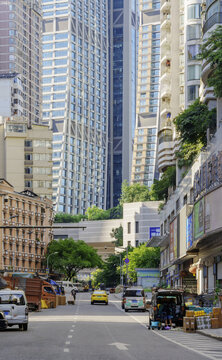 重庆来福士与朝东路街景