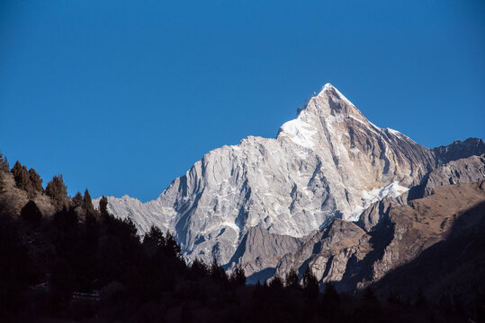 四姑娘山