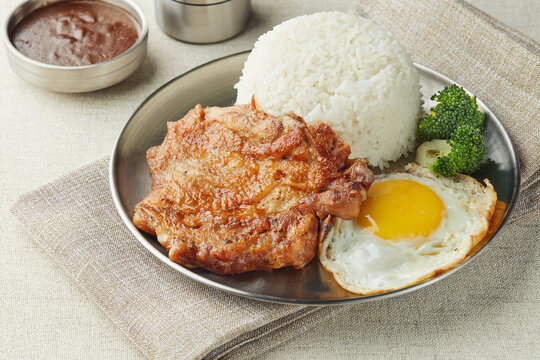 鸡扒饭鸡排饭