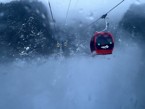 老君山缆车雪景