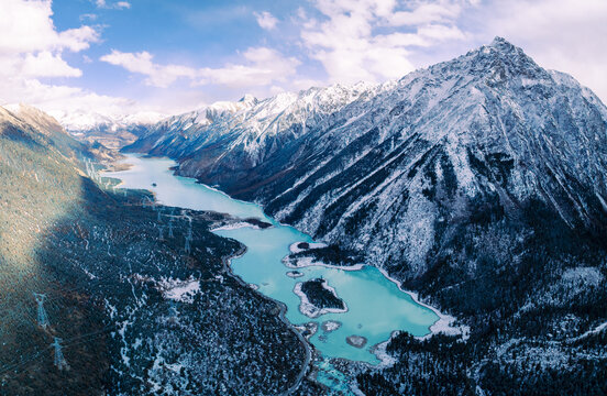 航拍西藏八宿然乌湖雪景