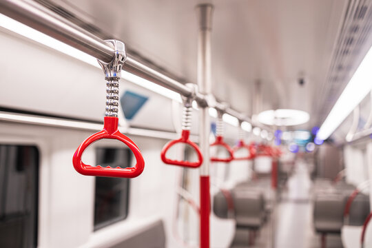 广州地铁18号线列车拉手吊环