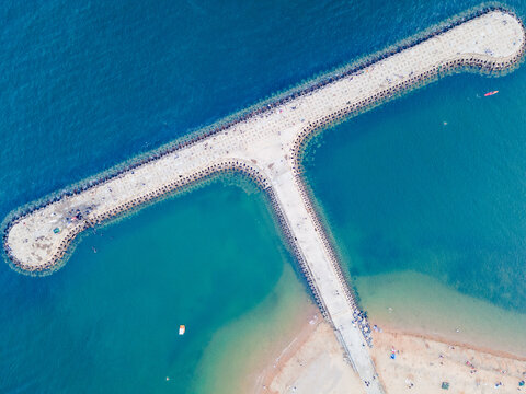 辽宁省大连市星海浴场防波堤地标