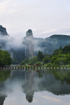 浙江省缙云仙都鼎湖峰晨景