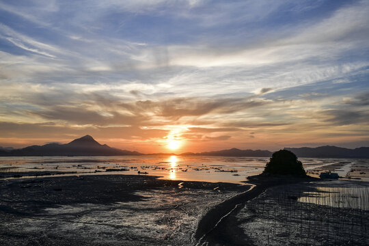 福建省霞浦县围江村馒头山日出