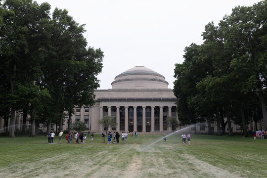 麻省理工学院