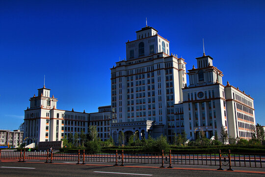 内蒙古大学满洲里学院