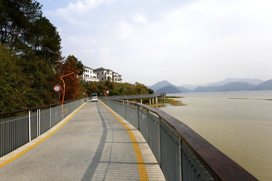 青山湖栈道