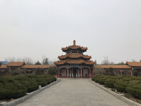 河南商丘永城芒碭山劉邦斬蛇碑亭