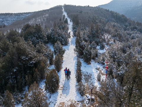 济南白云山雪后徒步