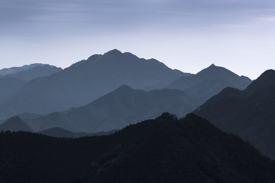 水墨山景