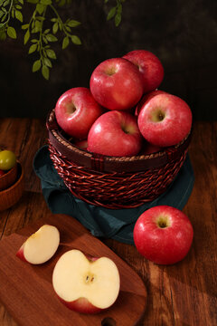 富士红苹果及切面水果