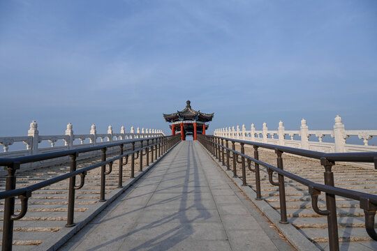 中国开封包公湖开封府建筑风景