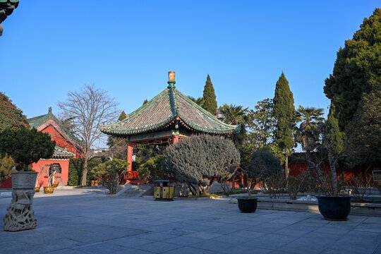 中国开封包公祠包公湖景区建筑