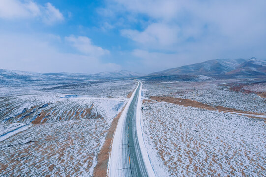 甘南藏族自治州桑科草原雪景