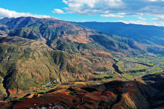 东川红土地风光