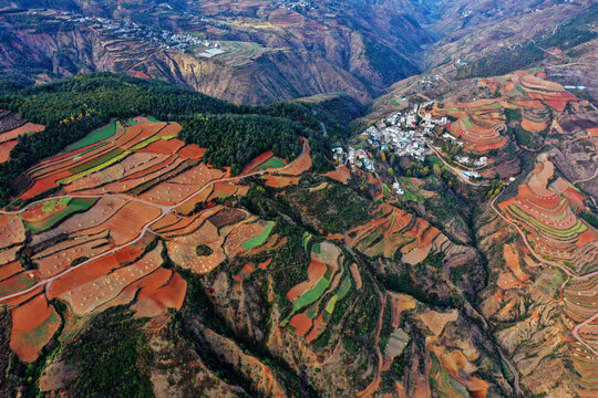 东川红土地风光