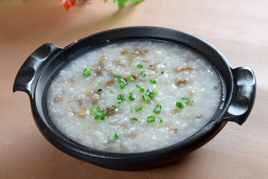 砂锅野菌粥