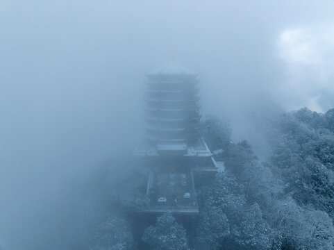 云雾缭绕青城山