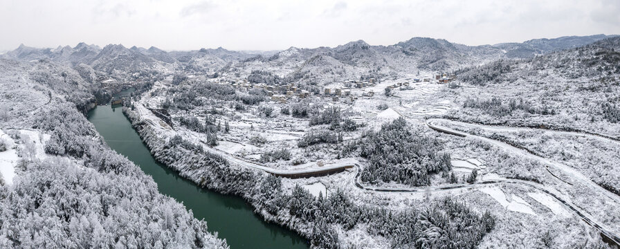 贵州黔东南大峡谷冬季雪景风光