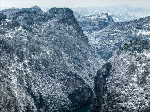 贵州黔东南大峡谷冬季雪景风光