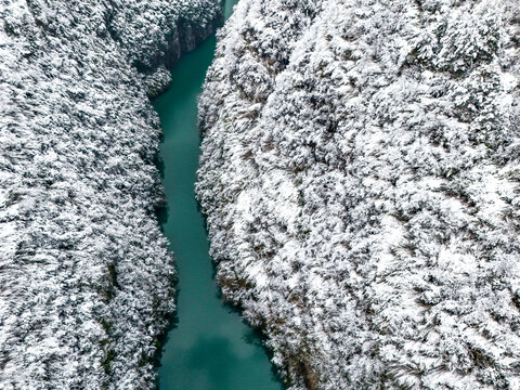 贵州黔东南大峡谷冬季雪景风光