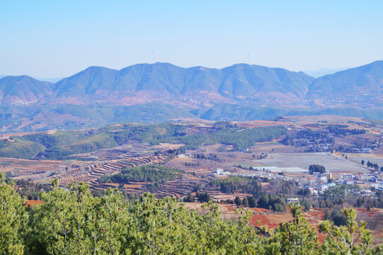 远方大山