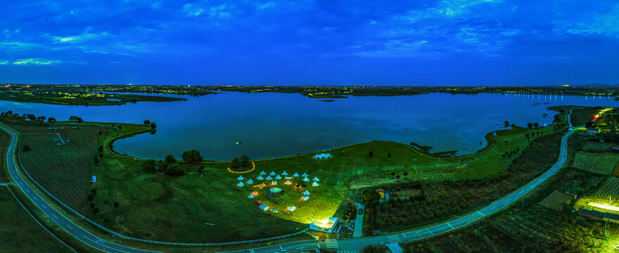 袁河西湿地公园夜景