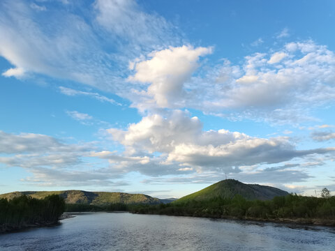 山林暮色