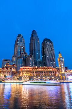 中国天津津湾广场欧式建筑夜景