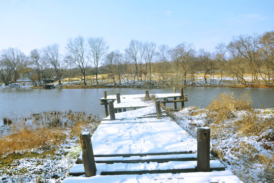 栈道雪景