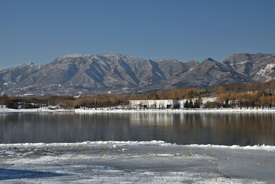 河北省石家庄市龙泉湖公园雪景