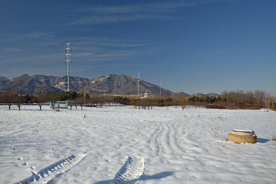 河北省石家庄市龙泉湖公园雪景