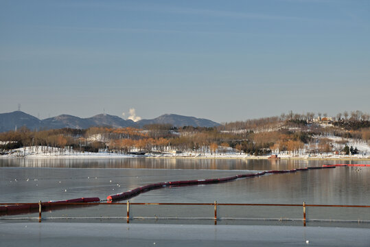 河北省石家庄市龙泉湖公园雪景