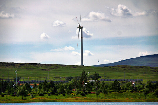 草原风力发电机清洁能源草原风光