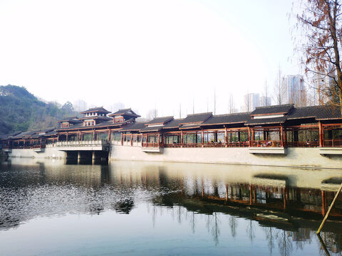 彩云湖风雨廊桥水坝景观摄影