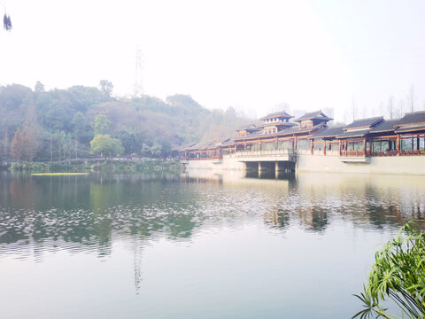 彩云湖风雨廊桥水坝摄影