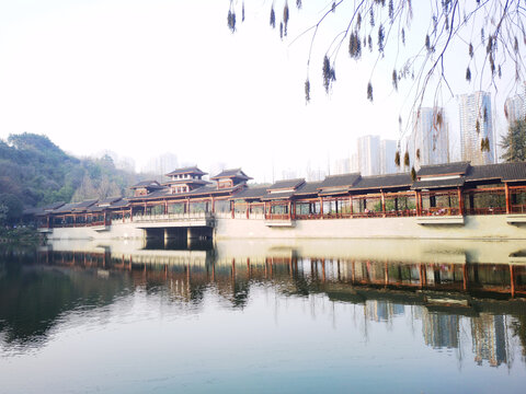 彩云湖风雨廊桥