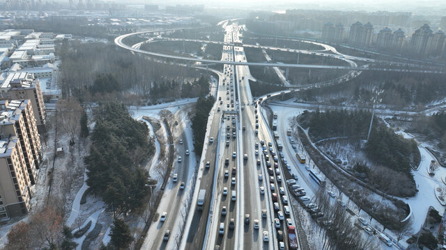 青岛流亭立交桥航拍冬季雪景