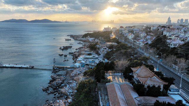 青岛小鱼山水族馆雪景鲁迅公园