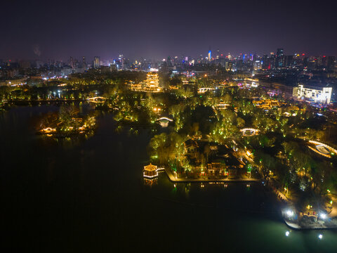 济南大明湖公园夜景