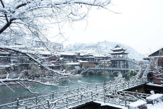 凤凰古城雪景