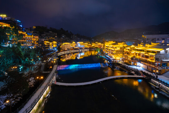 古城雪景夜色