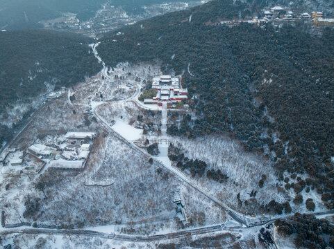 济南千佛山雪景