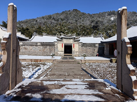 雪后的古建筑